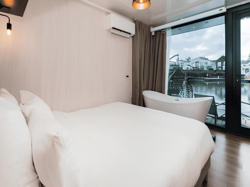 Royale Escale Torcy image