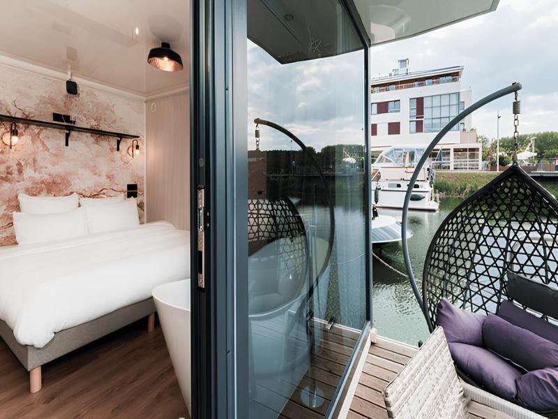 Royale Escale Torcy image