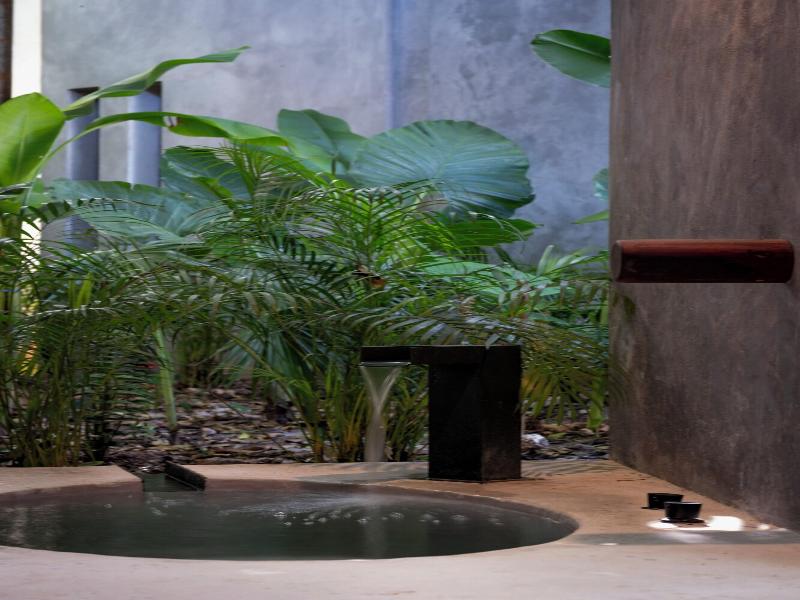 Basico Pixoy Hotel image