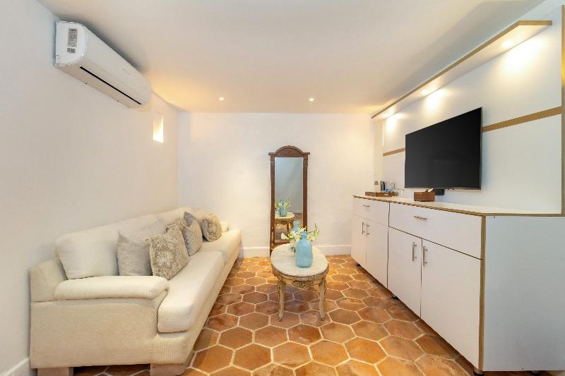 El Marques Hotel Boutique By GEH Suites image