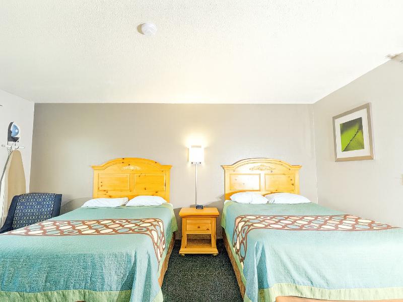 Royal Inn & Suites Milaca image