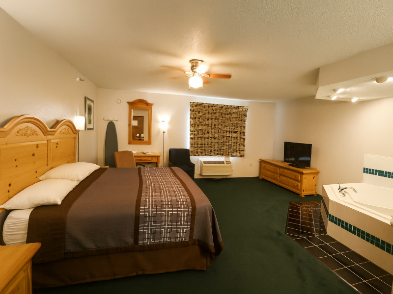Royal Inn & Suites Milaca image
