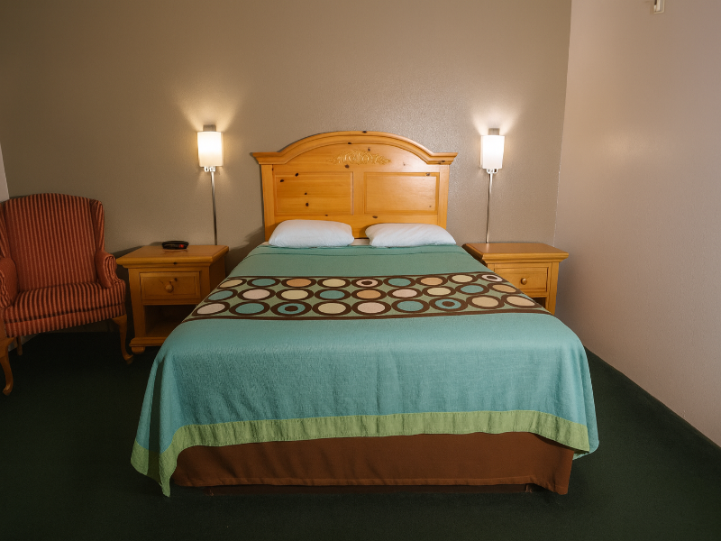 Royal Inn & Suites Milaca image