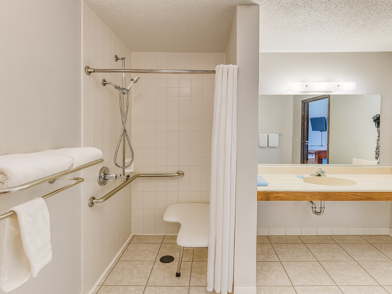 Royal Inn & Suites Milaca image