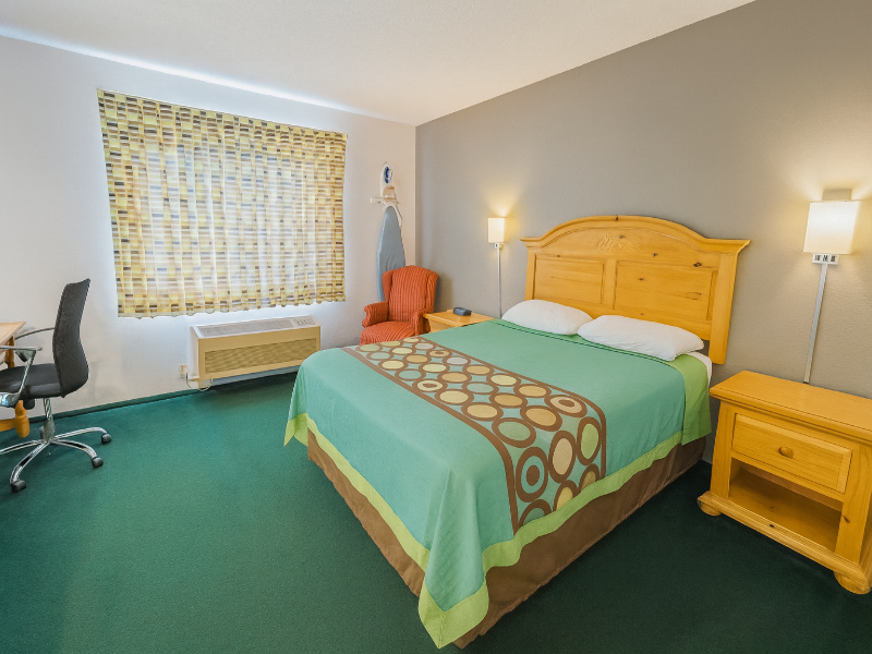 Royal Inn & Suites Milaca image