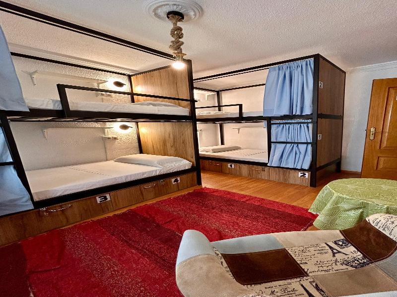 Hostal Cascabel image