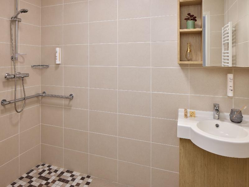 Quality Suites Pau Porte Des Pyrénées image