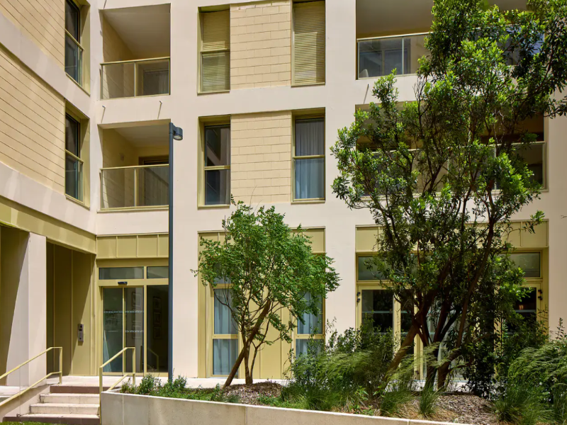 Quality Suites Bordeaux Saint-jean — exterior view