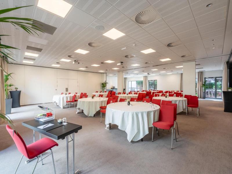 Doubletree By Hilton Paris Boulogne image