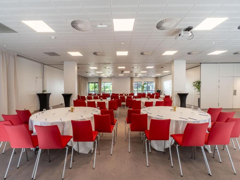 Doubletree By Hilton Paris Boulogne image