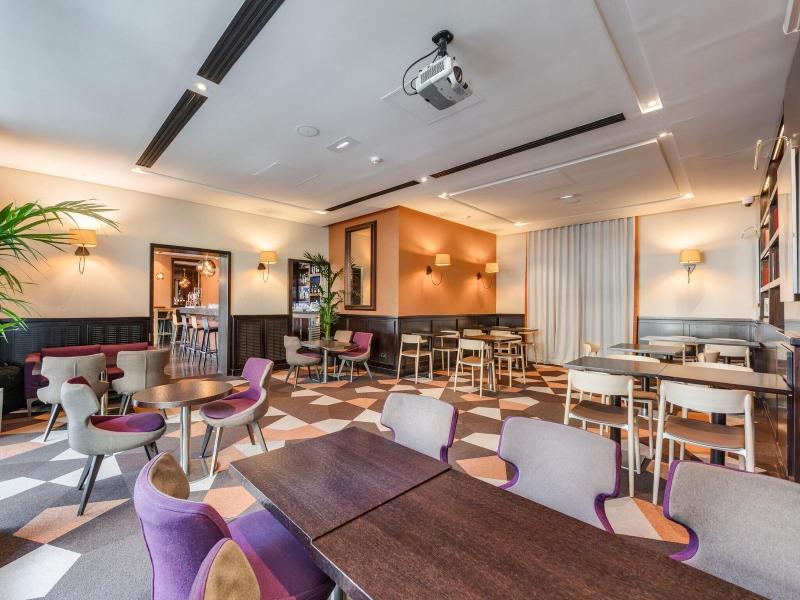 Doubletree By Hilton Paris Boulogne image