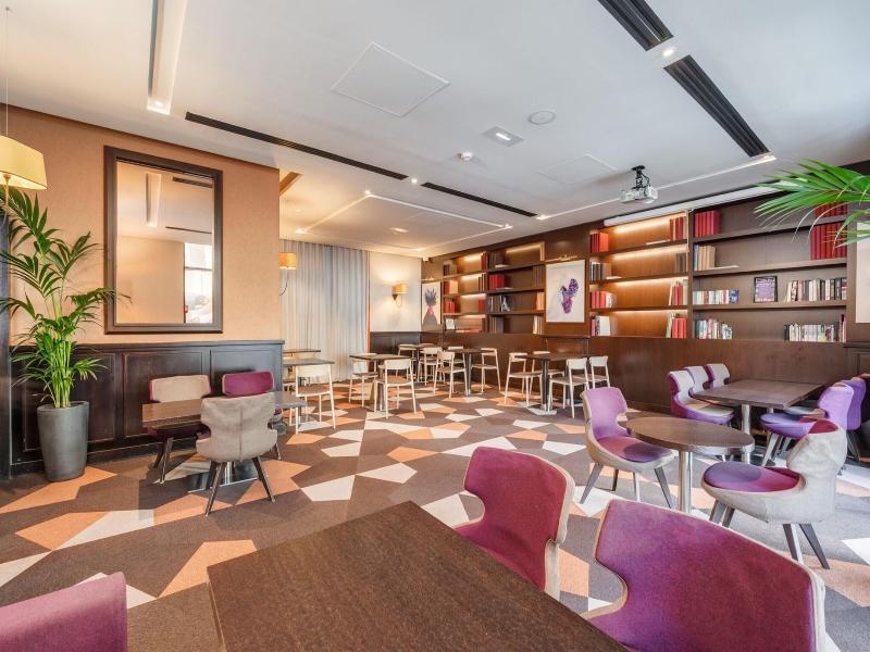 Doubletree By Hilton Paris Boulogne image