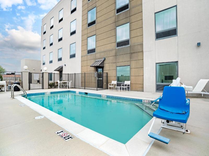 Comfort Inn Suites Slidell image