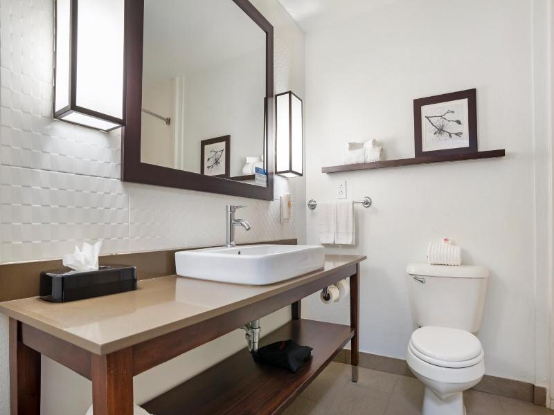 Comfort Inn Suites Slidell image