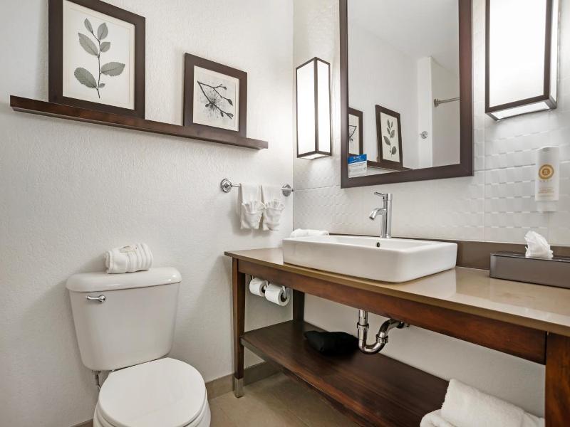 Comfort Inn Suites Slidell image