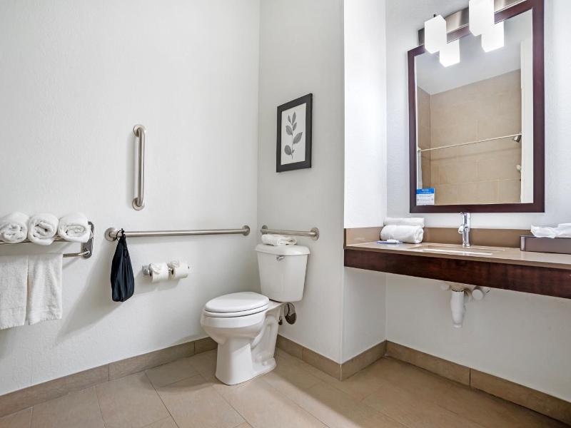 Comfort Inn Suites Slidell image
