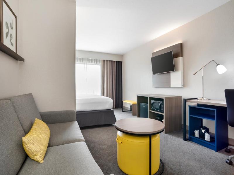 Comfort Inn Suites Slidell image