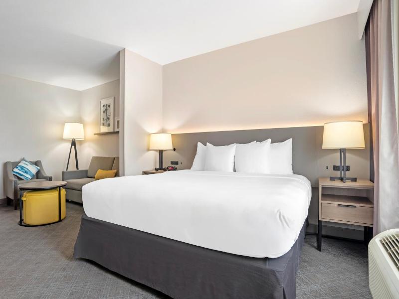 Comfort Inn Suites Slidell image