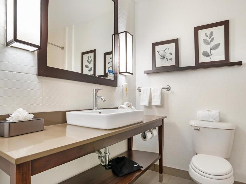 Comfort Inn Suites Slidell image