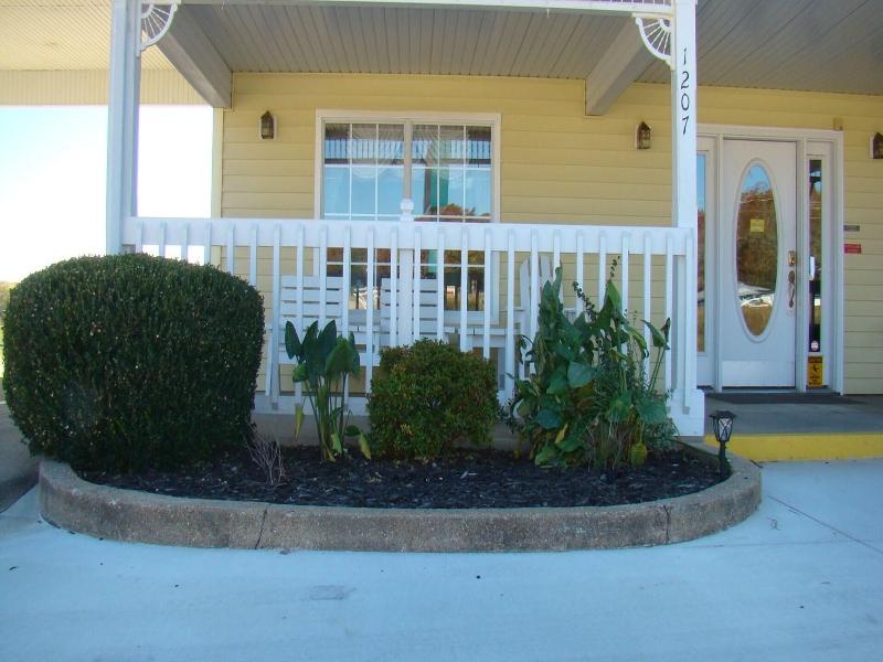 Honeysuckle Inn