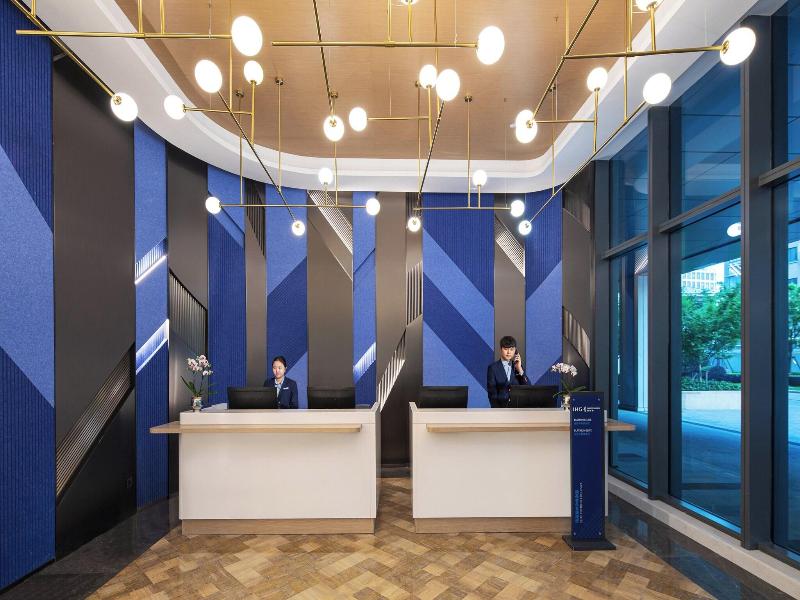 Holiday Inn Express Shanghai Changfeng Park image