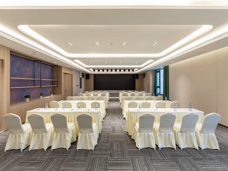 Holiday Inn Express Shanghai Changfeng Park image