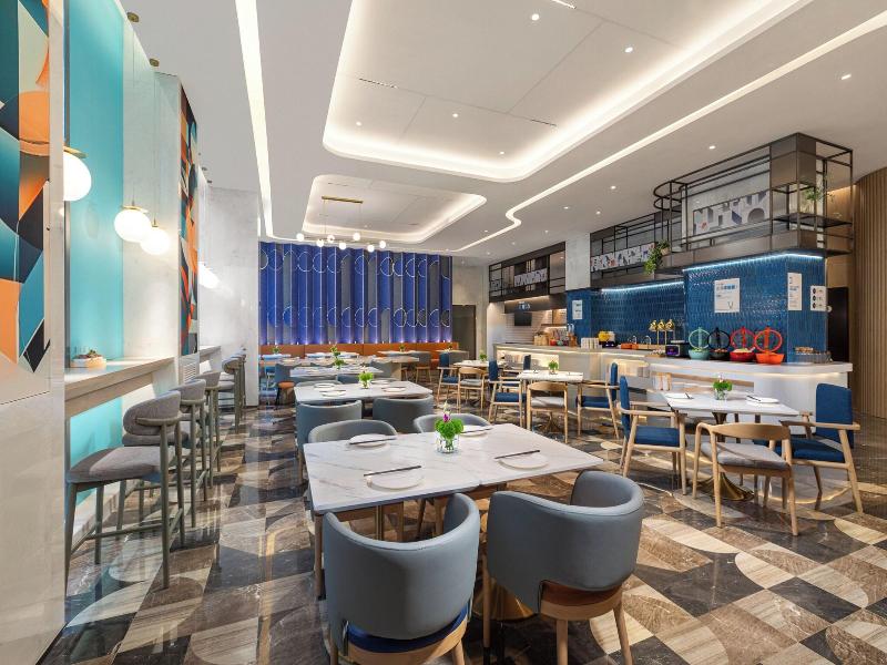 Holiday Inn Express Shanghai Changfeng Park image