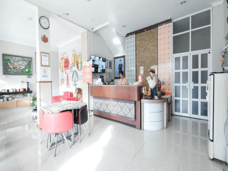 The Cabin Hotel Sutomo image