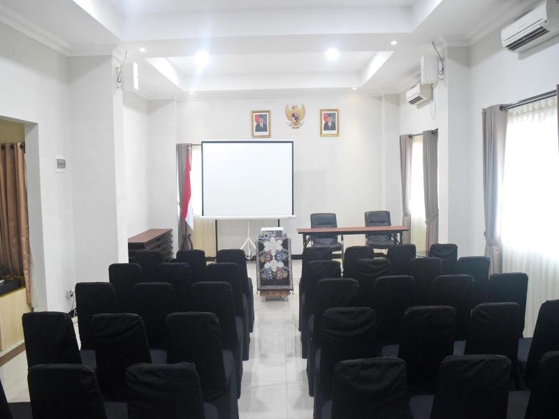 The Cabin Hotel Sutomo image