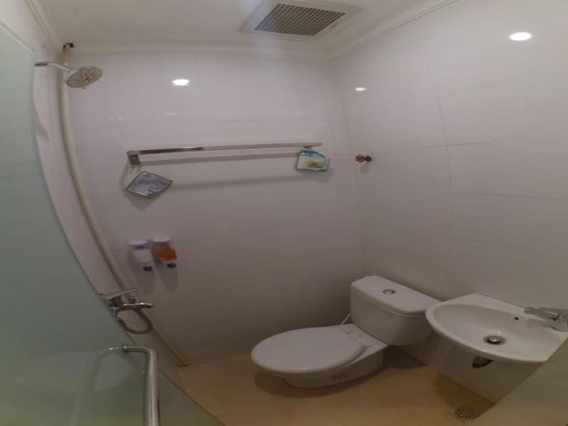 The Cabin Hotel Sutomo image