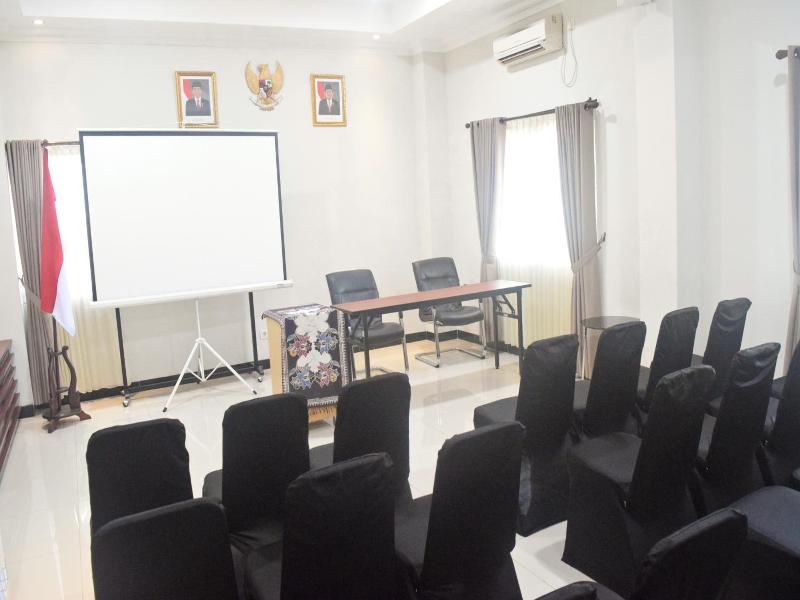 The Cabin Hotel Sutomo image