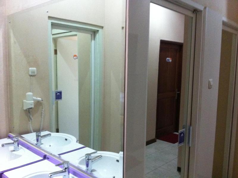 The Cabin Hotel Sutomo image