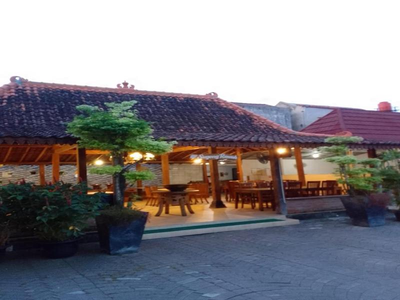 The Cabin Hotel Sutomo image