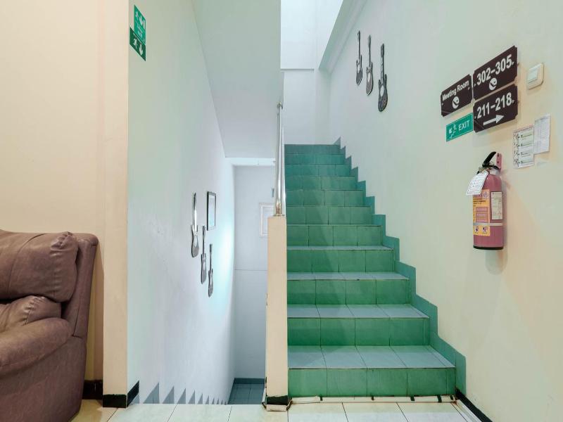 The Cabin Hotel Sutomo image