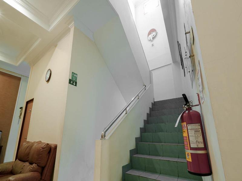 The Cabin Hotel Sutomo image