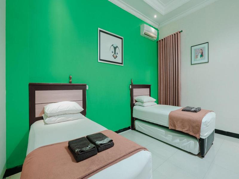The Cabin Hotel Sutomo image