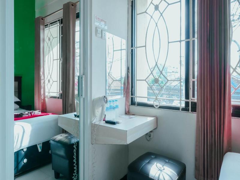 The Cabin Hotel Sutomo image