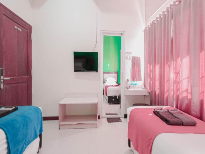 The Cabin Hotel Sutomo image