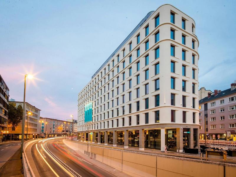 Hotel Motel One Frankfurt Romer image
