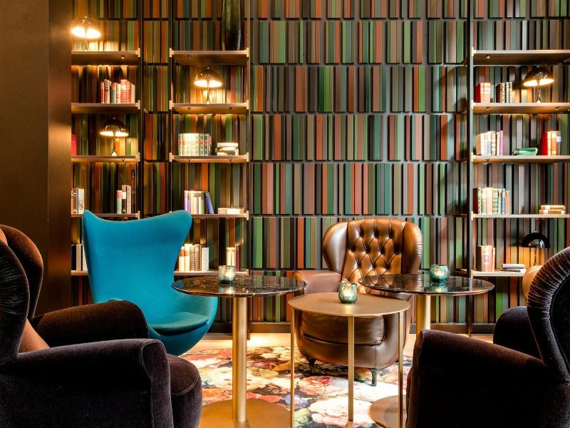 Hotel Motel One Frankfurt Romer image