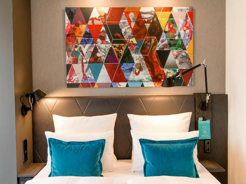 Hotel Motel One Frankfurt Romer image