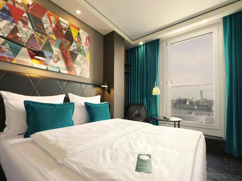 Hotel Motel One Frankfurt Romer image