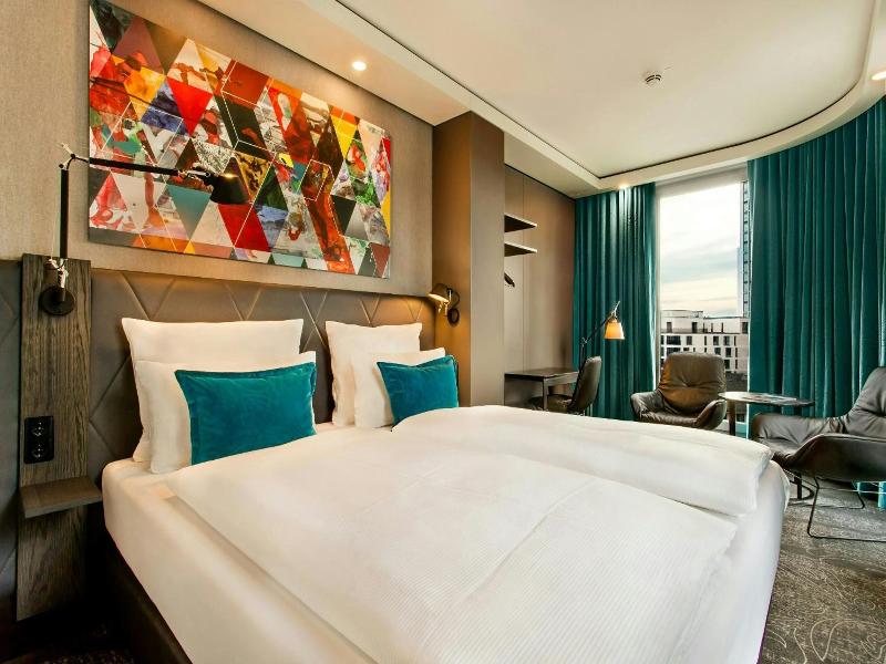 Hotel Motel One Frankfurt Romer image