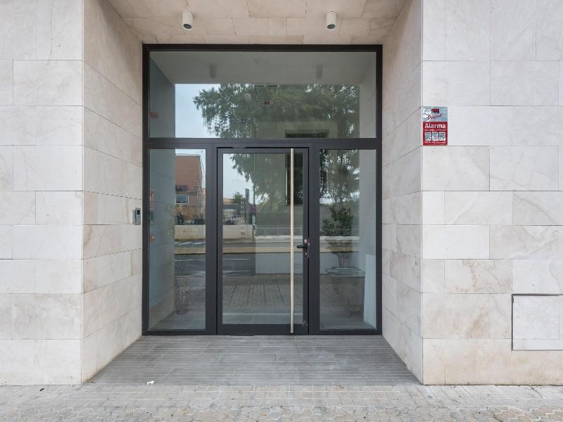 Limehome Sevilla image