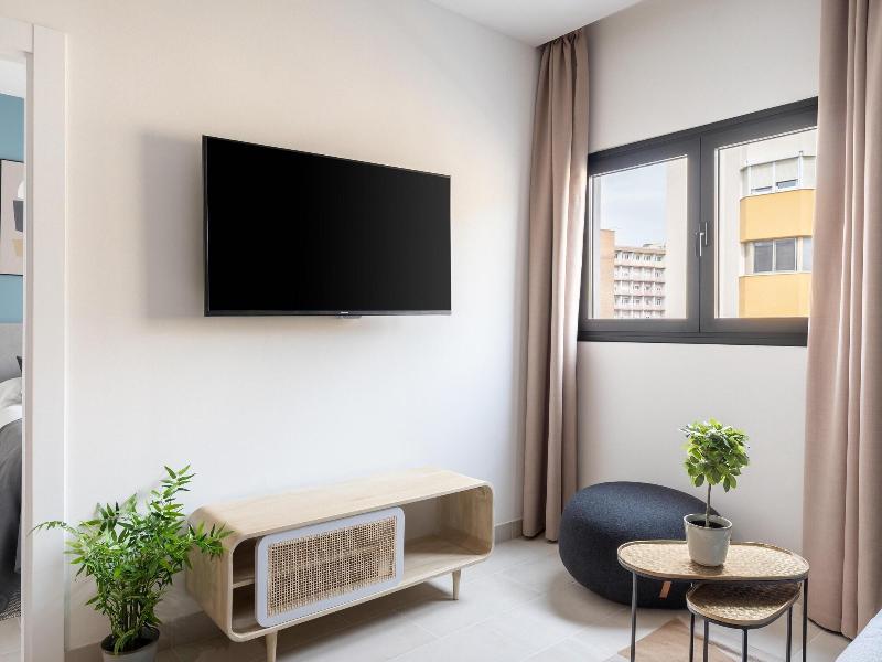Limehome Sevilla image