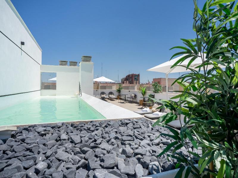 Limehome Sevilla image