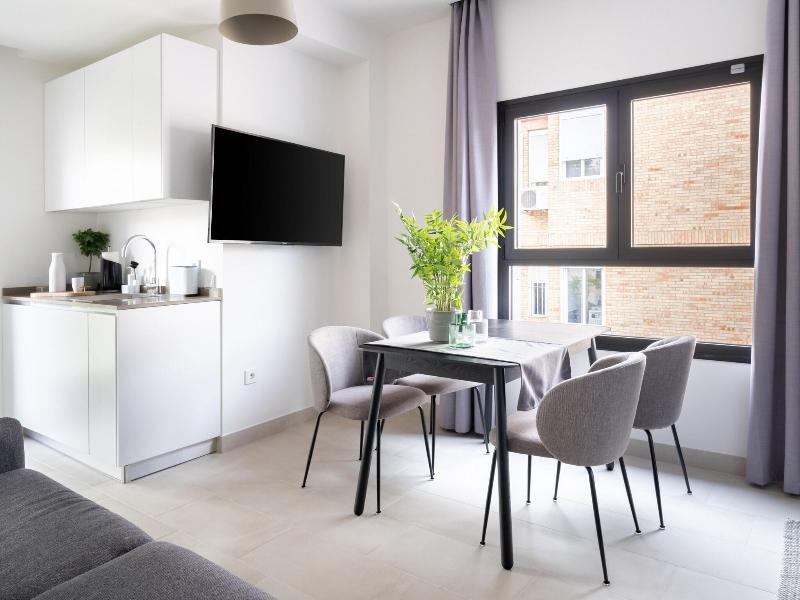 Limehome Sevilla image