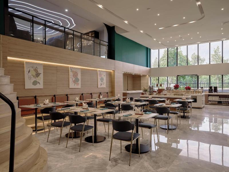 Tc Hotel Binh Duong New City image