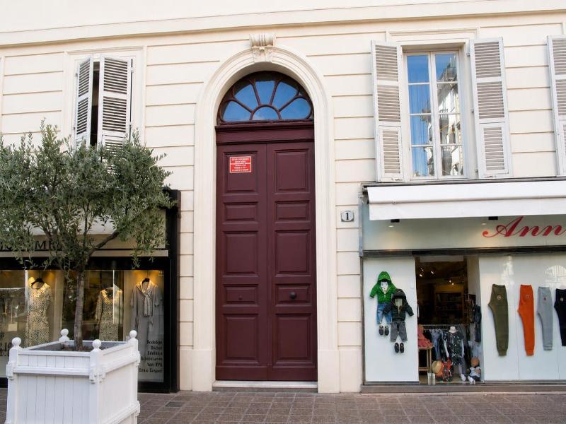 Appartements Nice Centre Carre D Or image