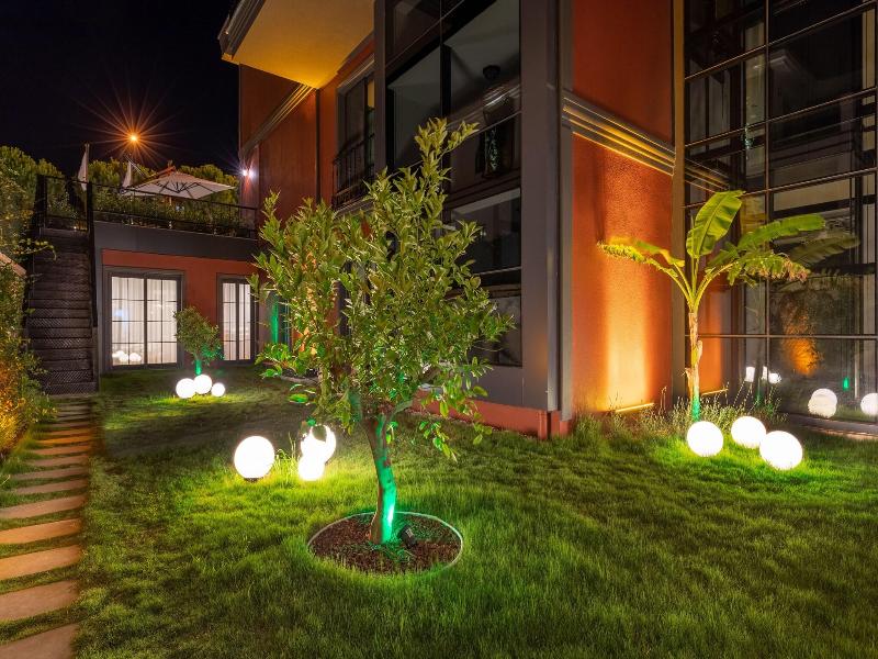Motif Hotel image